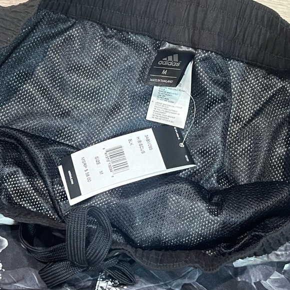 NWT Adidas Men’s Medium Hibiscus Black Floral Lined Swim Trunks - Picture 2 of 6